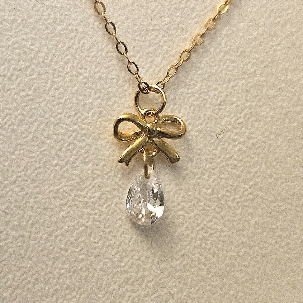 Lovisa Goldplated STERLING SILVER Bow Pendant Necklace Cubic Zirconia